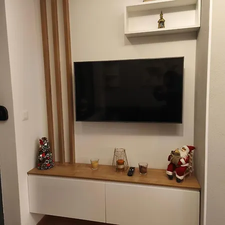 Biser Titova * 兹拉蒂博尔